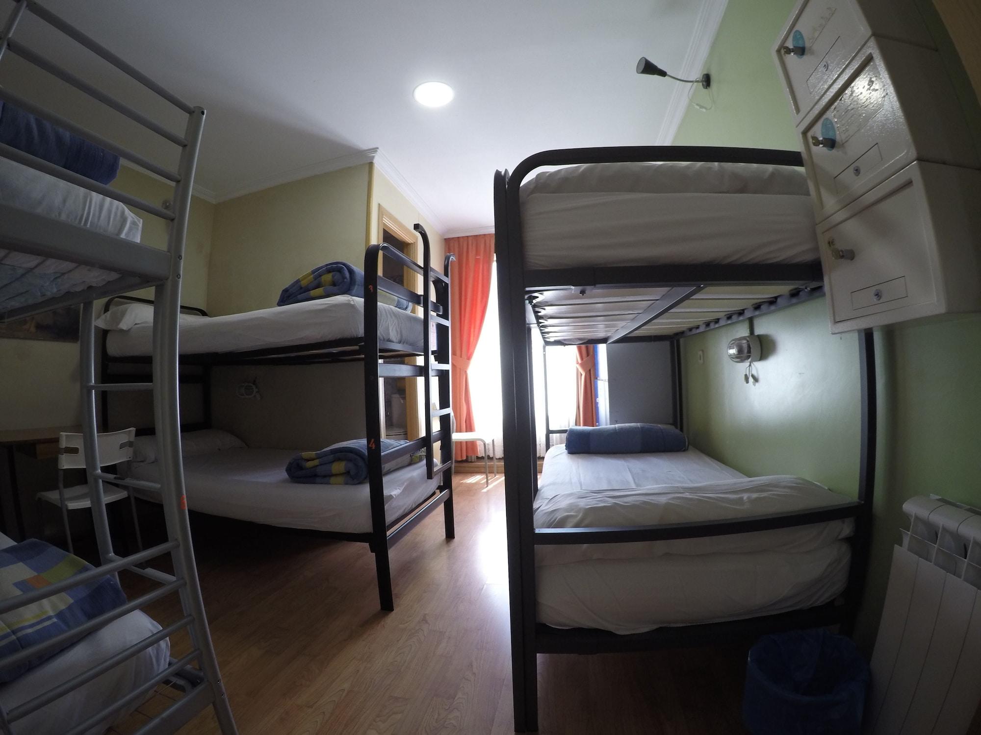 הוסטל מדריד Rc Miguel Angel מראה חיצוני תמונה Hostel in Madrid, Spain